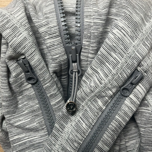 Lululemon define jacket size 10 - Picture 13 of 14